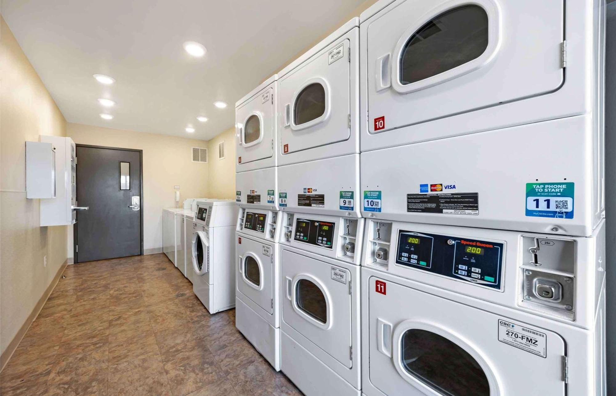 Extended Stay America Select Suites - Wichita - Airport エクステリア 写真