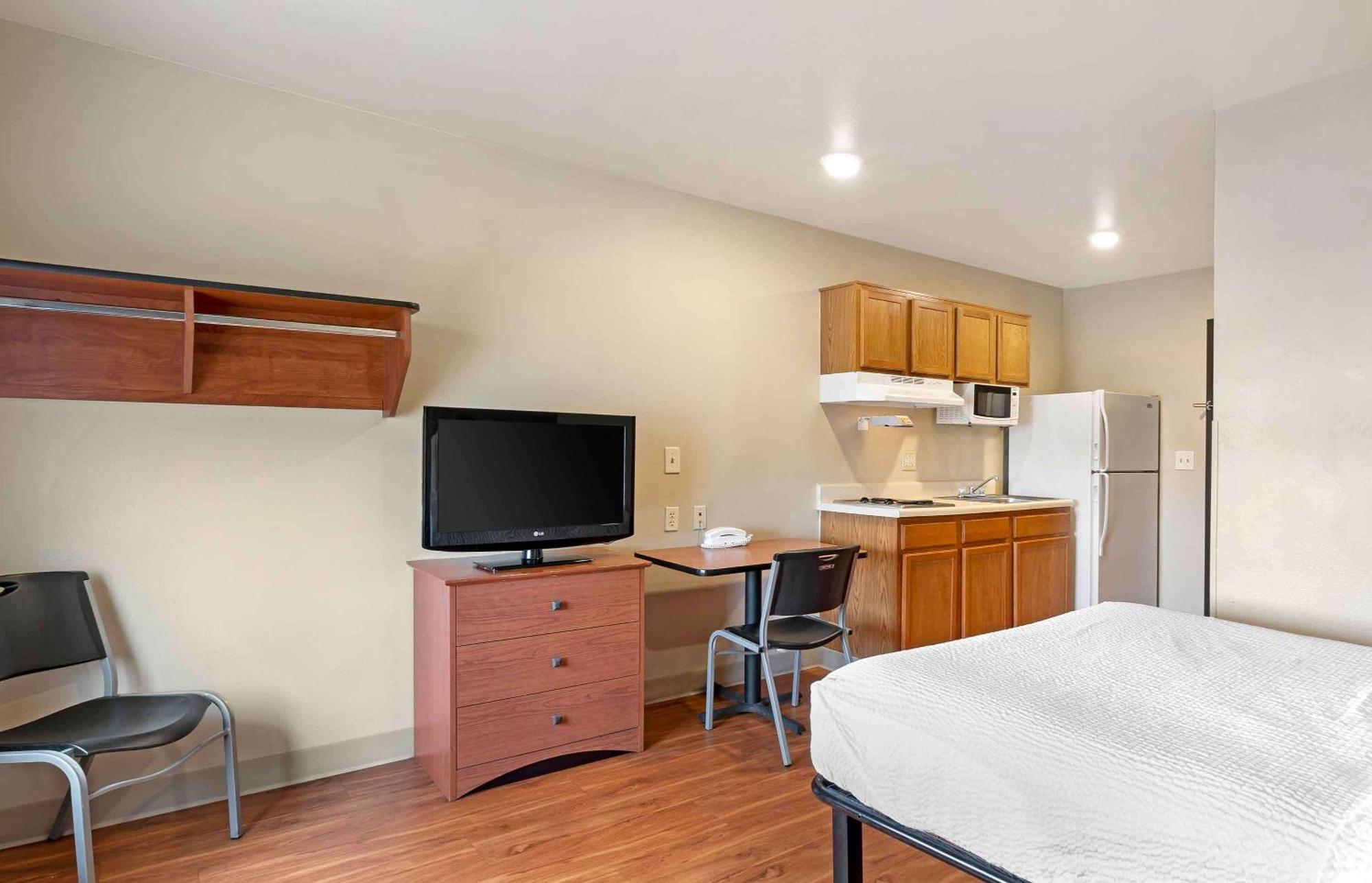Extended Stay America Select Suites - Wichita - Airport エクステリア 写真