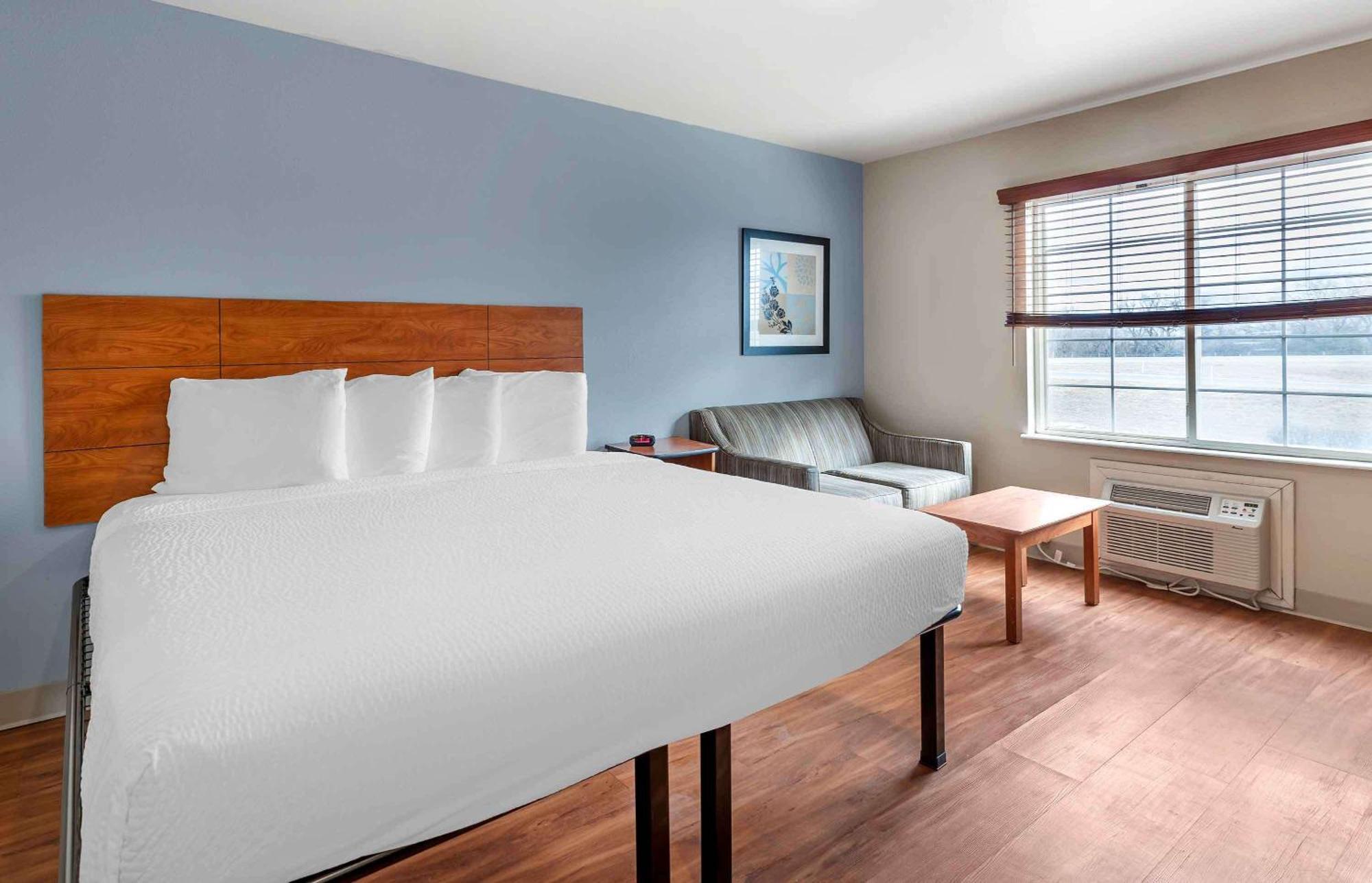 Extended Stay America Select Suites - Wichita - Airport エクステリア 写真