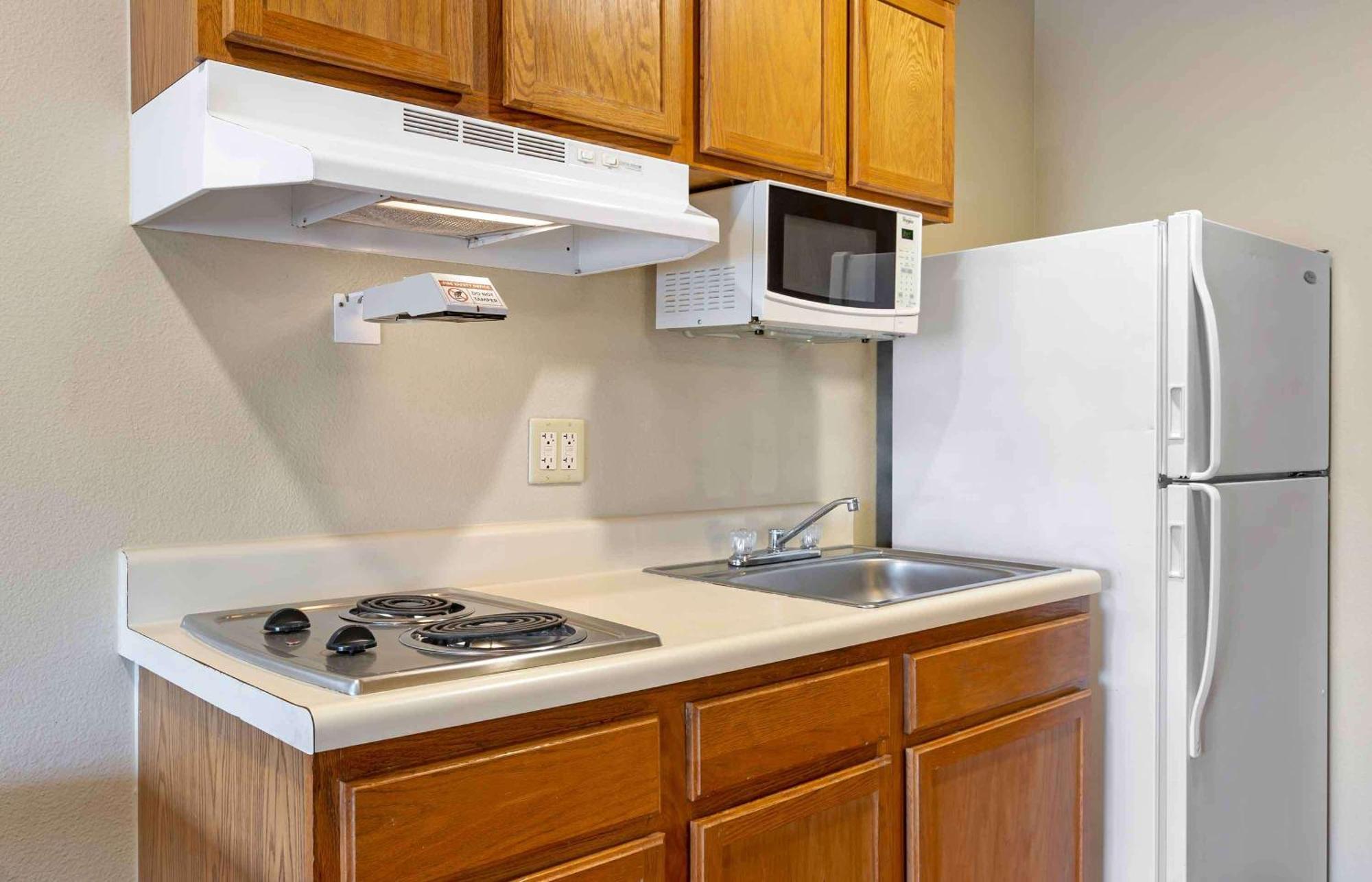 Extended Stay America Select Suites - Wichita - Airport エクステリア 写真