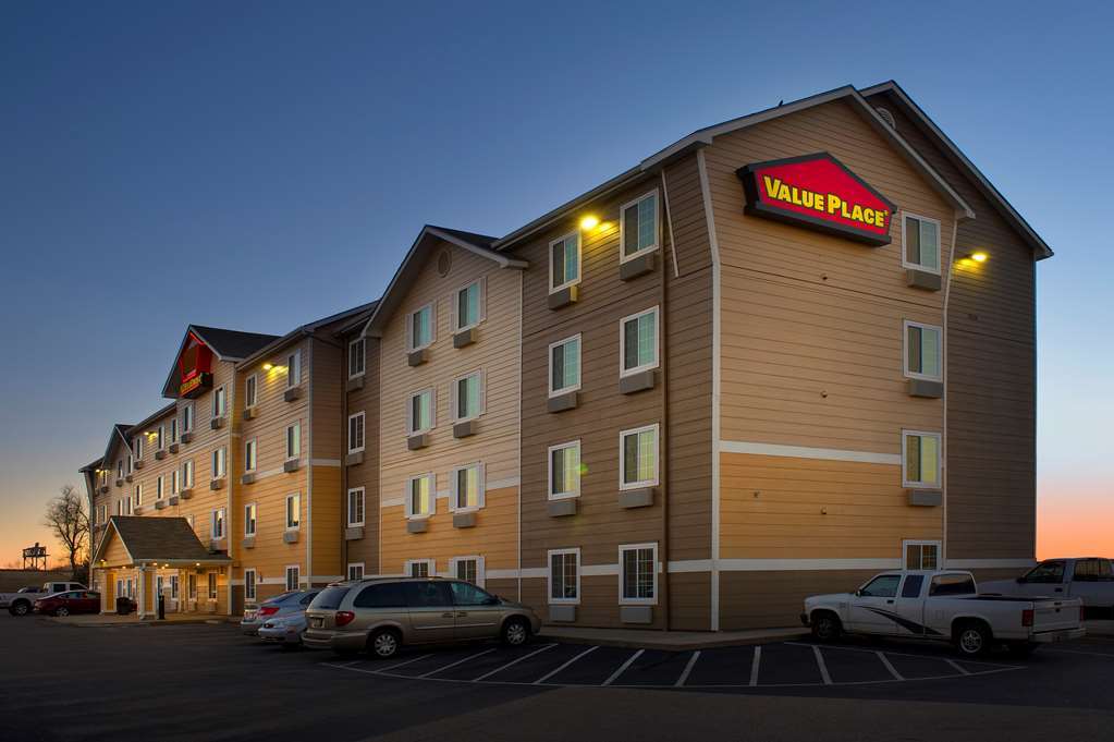 Extended Stay America Select Suites - Wichita - Airport エクステリア 写真