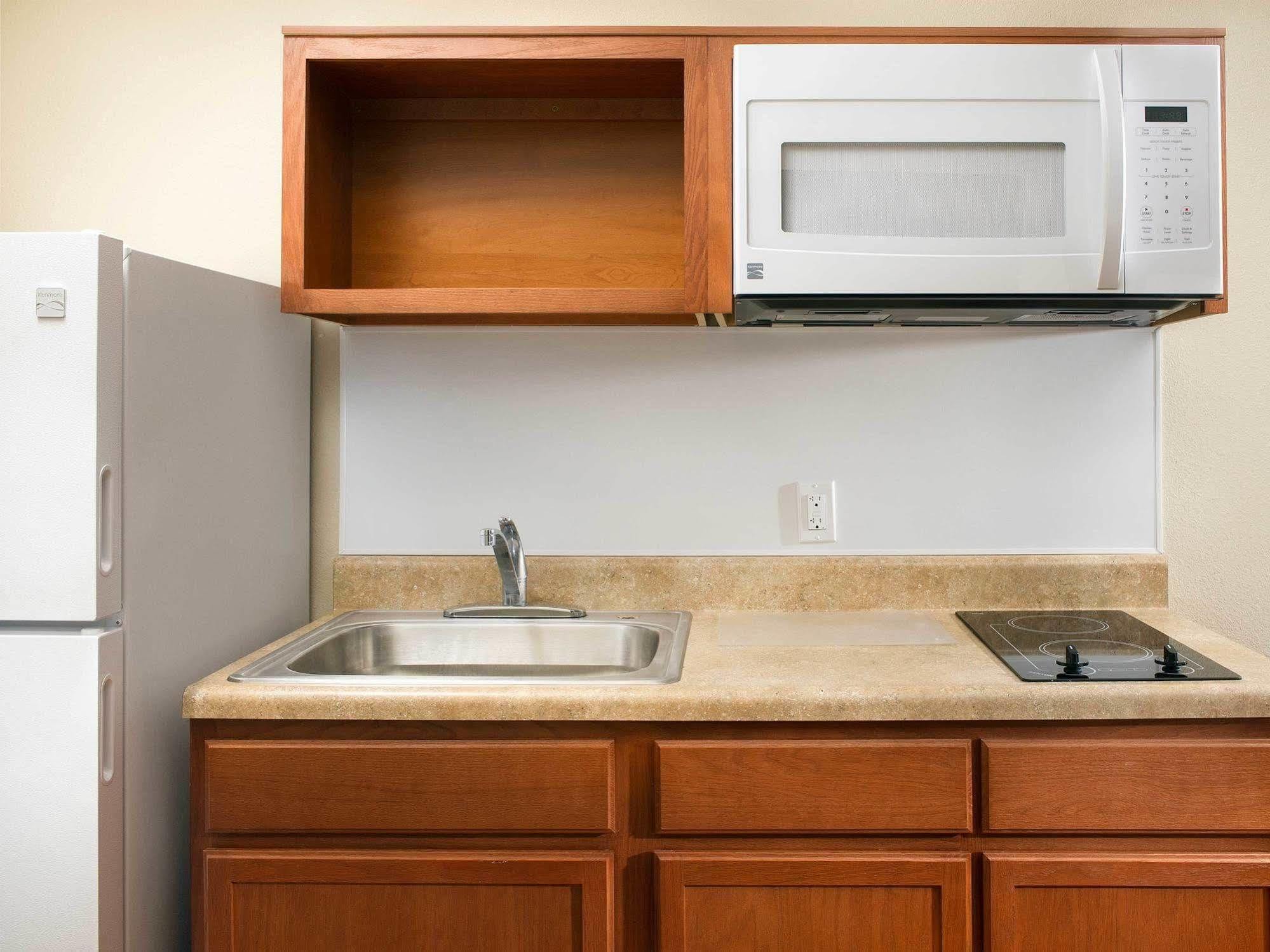 Extended Stay America Select Suites - Wichita - Airport エクステリア 写真